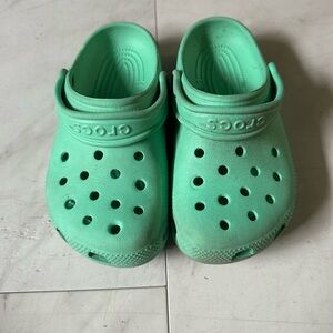 Crocs Kids Green Clogs Size 1